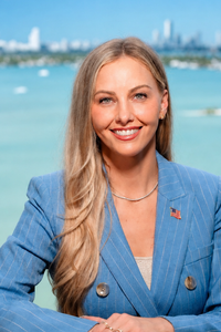 Portrait of Nicole Locklin