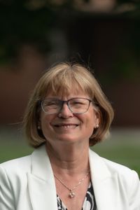 Portrait of Barb Regnitz